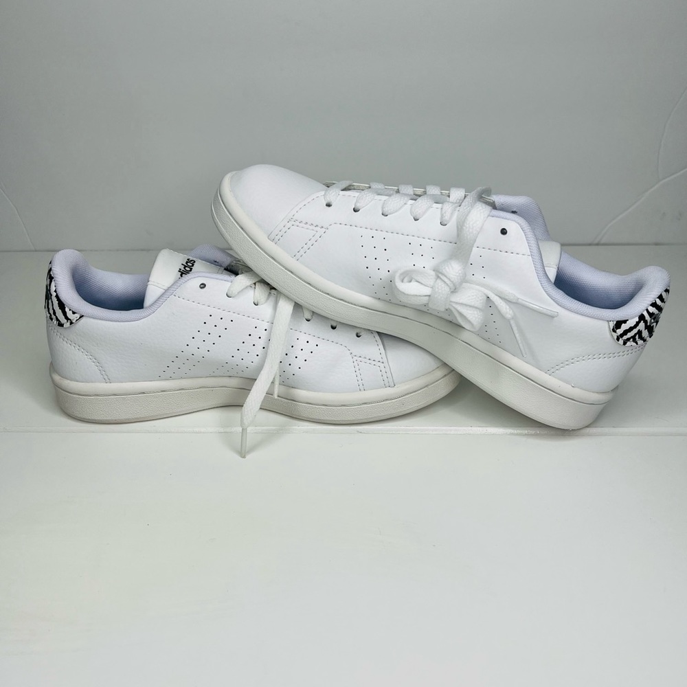 adidas Advantage Zebra Heel Print Cloud White - GZ0152  
Size 6 women